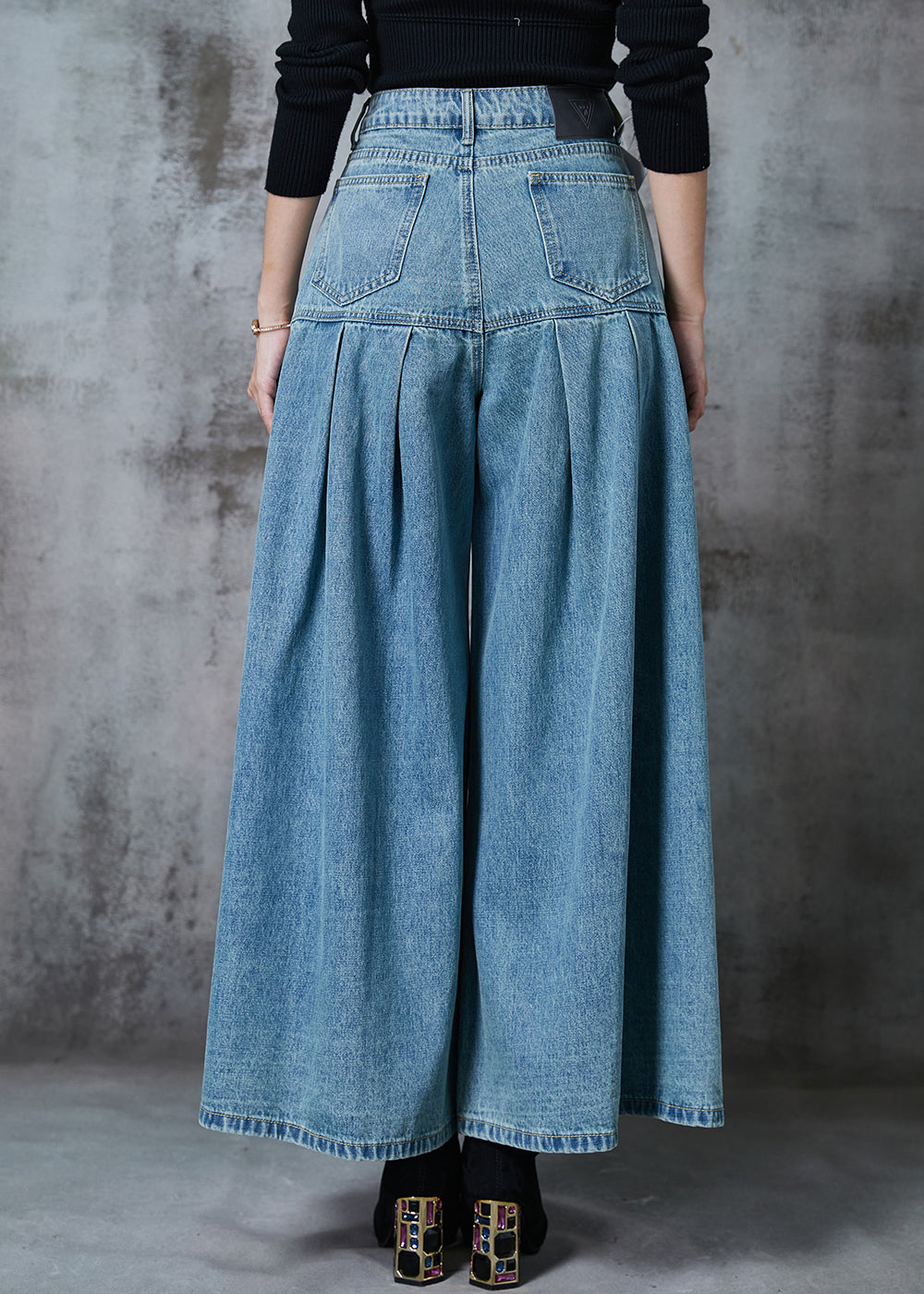 Gracefully Styled Garment for Any Occasion