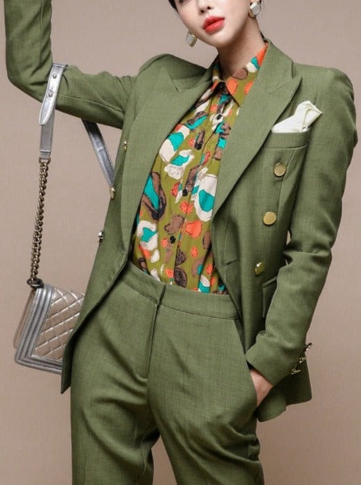 Sophisticated Garment with a Clean Classic Look