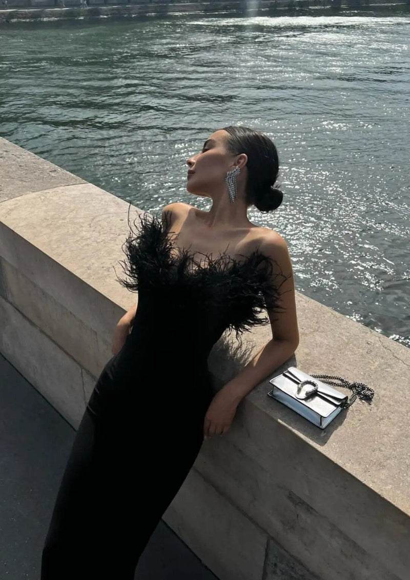 Effortlessly Elegant Dress with a Timeless Design