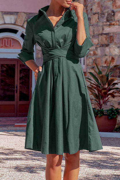 Effortlessly Elegant Dress with a Timeless Design