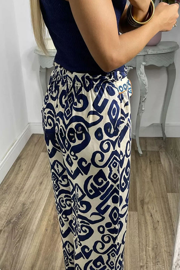 Classic Vintage Pants with a Flattering Fit