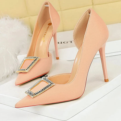 Well Tailored Heels with a Graceful Silhouette