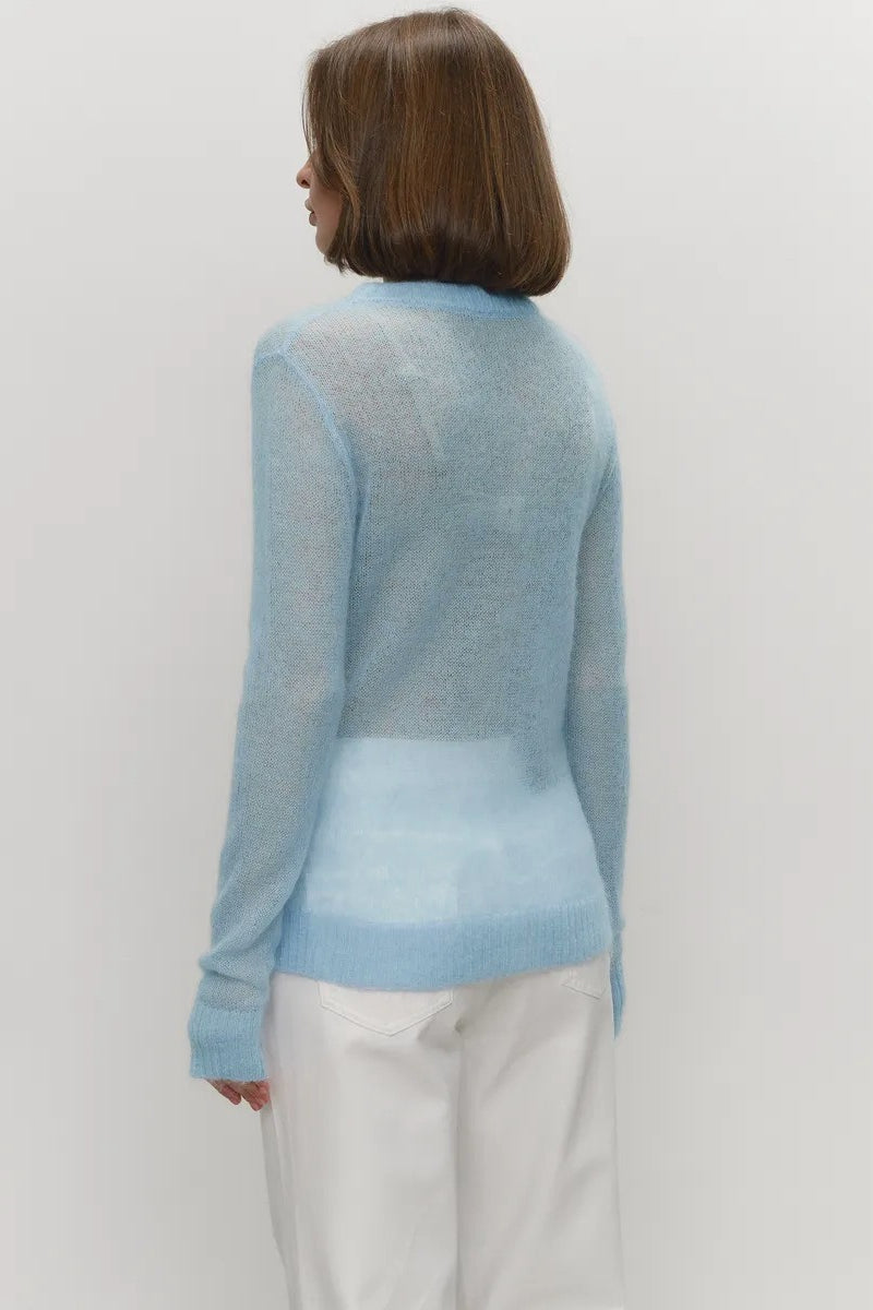 Polished Top with an Effortless Classic Look