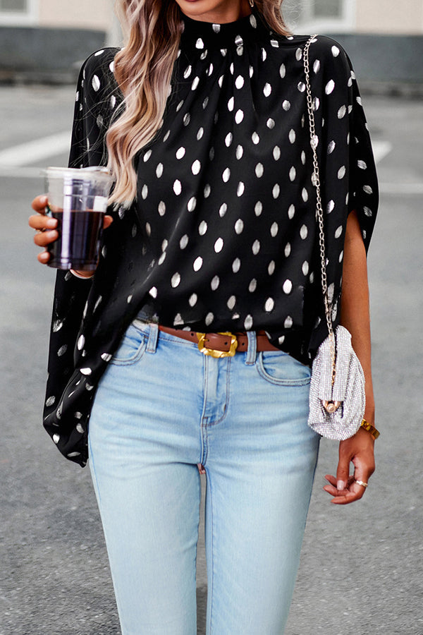 Effortlessly Elegant Blouse with a Timeless Design