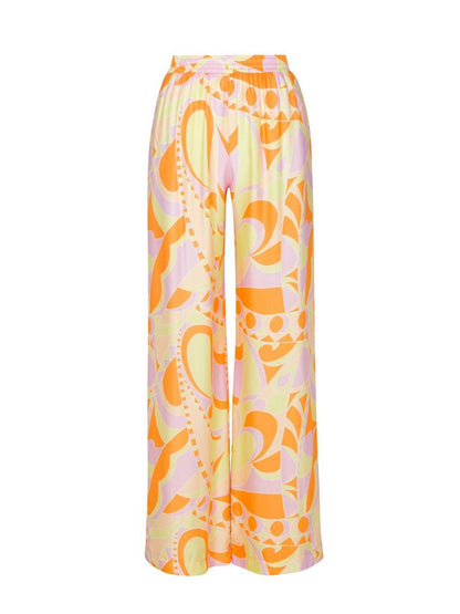 Beautifully Finished Pants in a Timeless Design