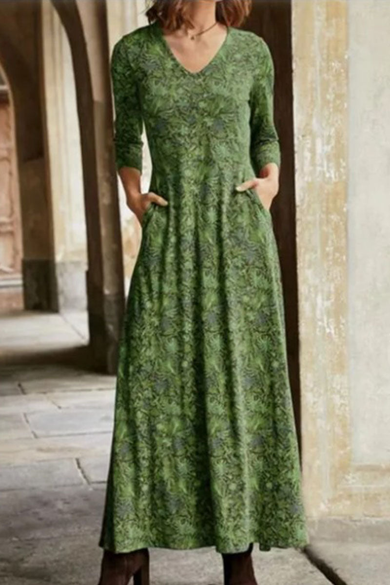 Sophisticated Dress with a Clean Classic Look