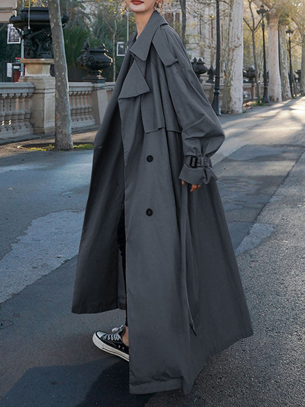 Well Tailored Coat with a Graceful Silhouette