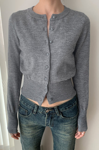 Effortlessly Elegant Cardigan with a Timeless Design