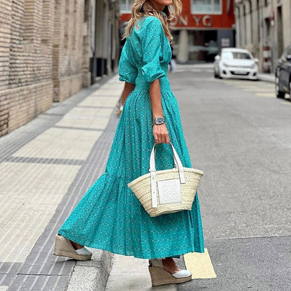 Effortlessly Elegant Dress with a Timeless Design