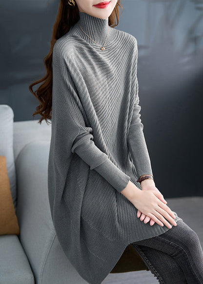 Classic Vintage Sweater with a Flattering Fit
