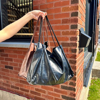 Effortlessly Elegant Bag with a Timeless Design