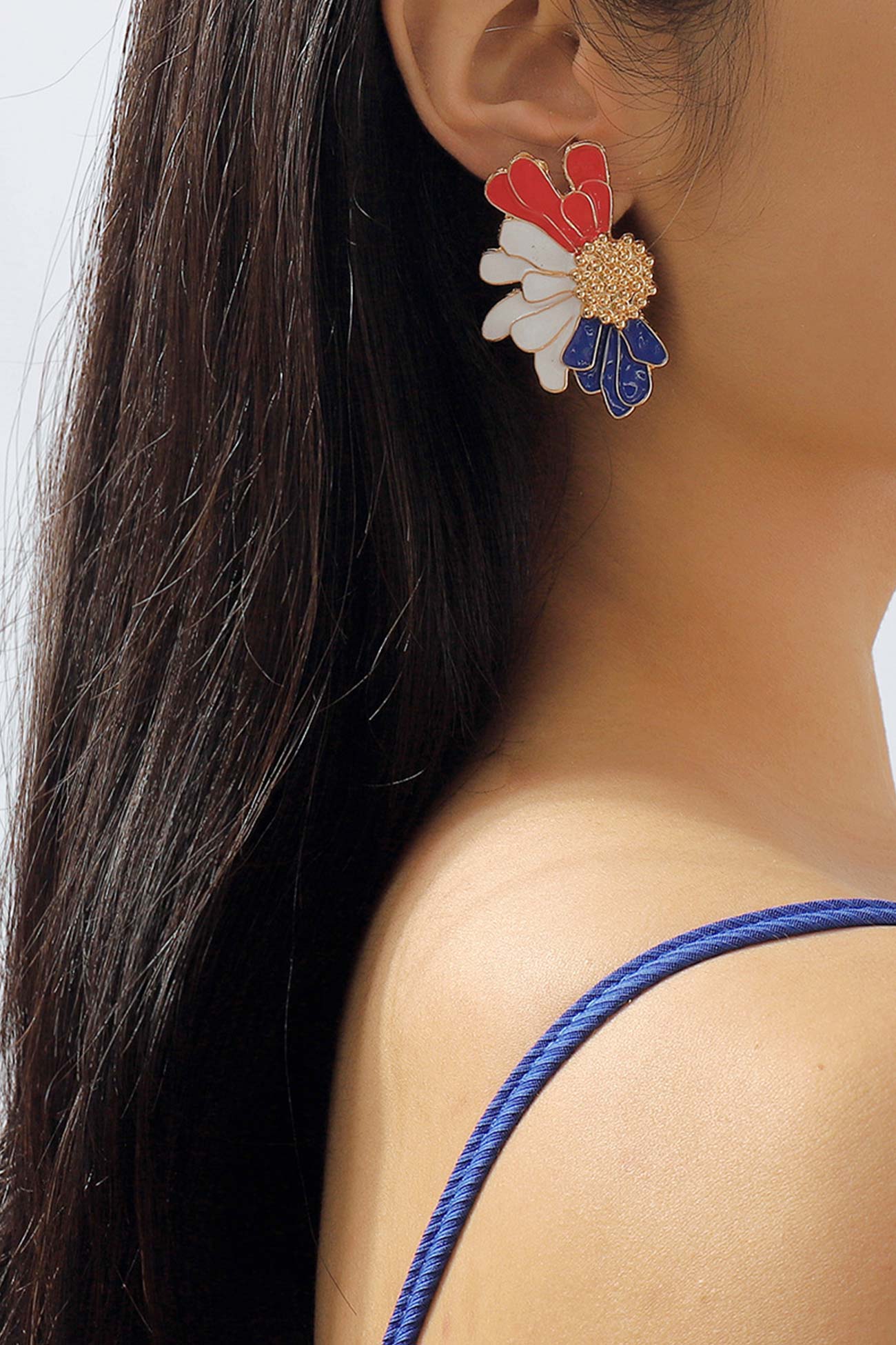 Gracefully Styled Garment for Any Occasion