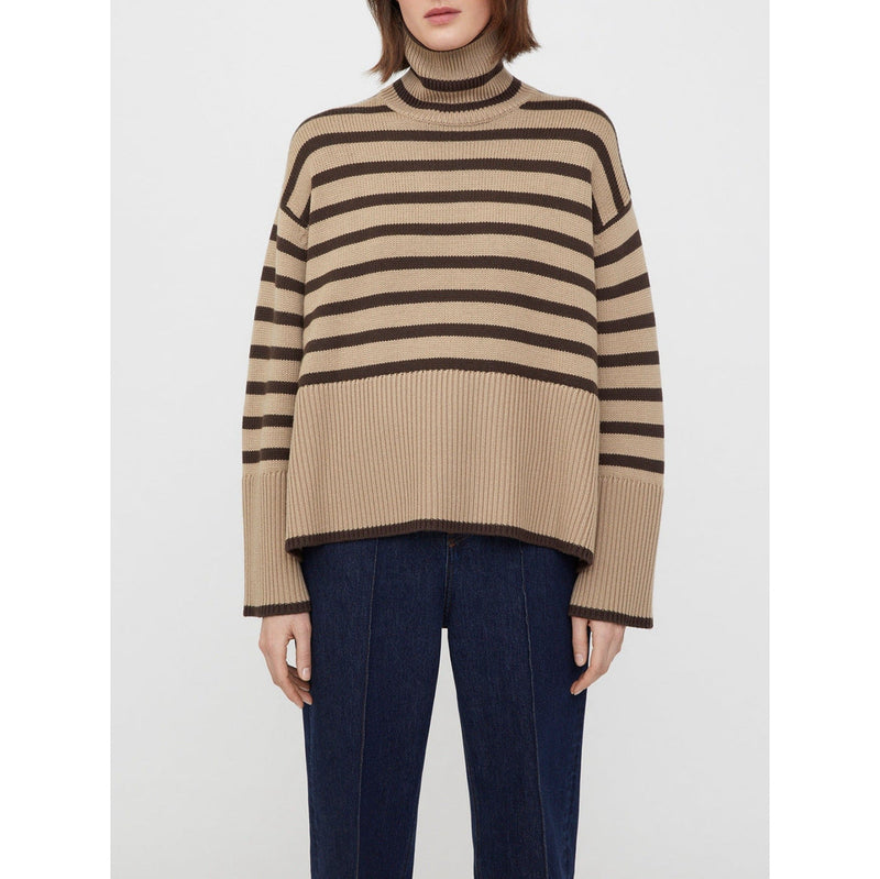 Beautifully Crafted Sweater in a Classic Style