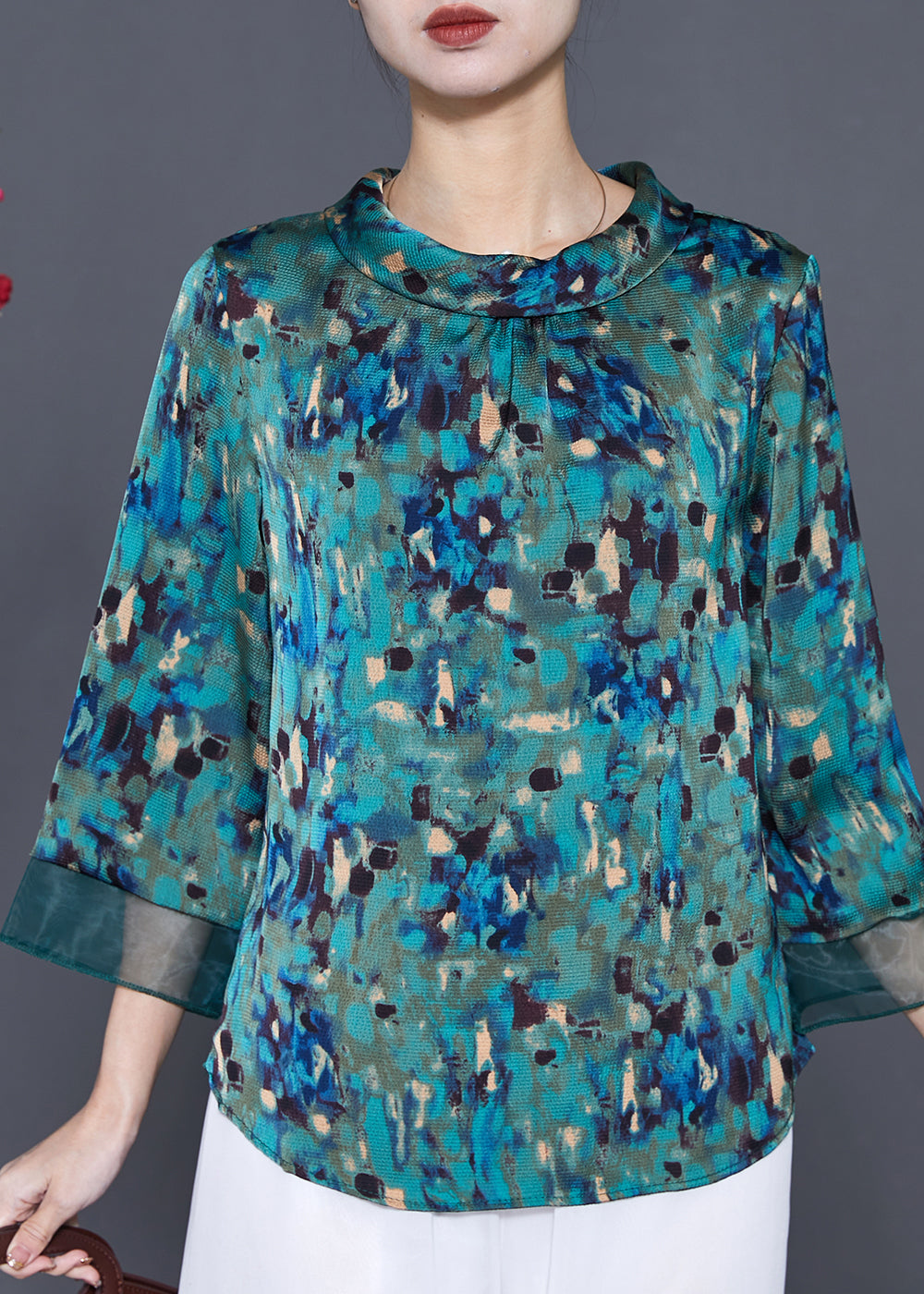 Polished Blouse with an Effortless Classic Look
