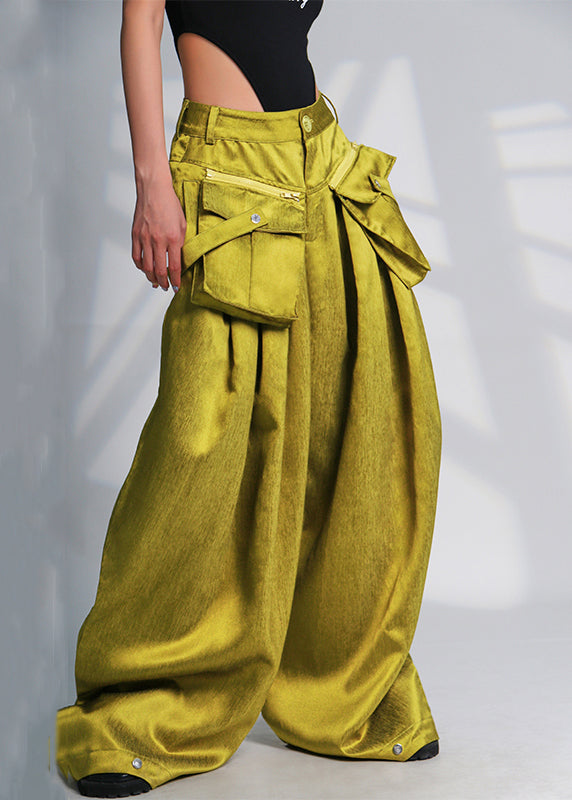 Effortlessly Elegant Pants with a Timeless Design