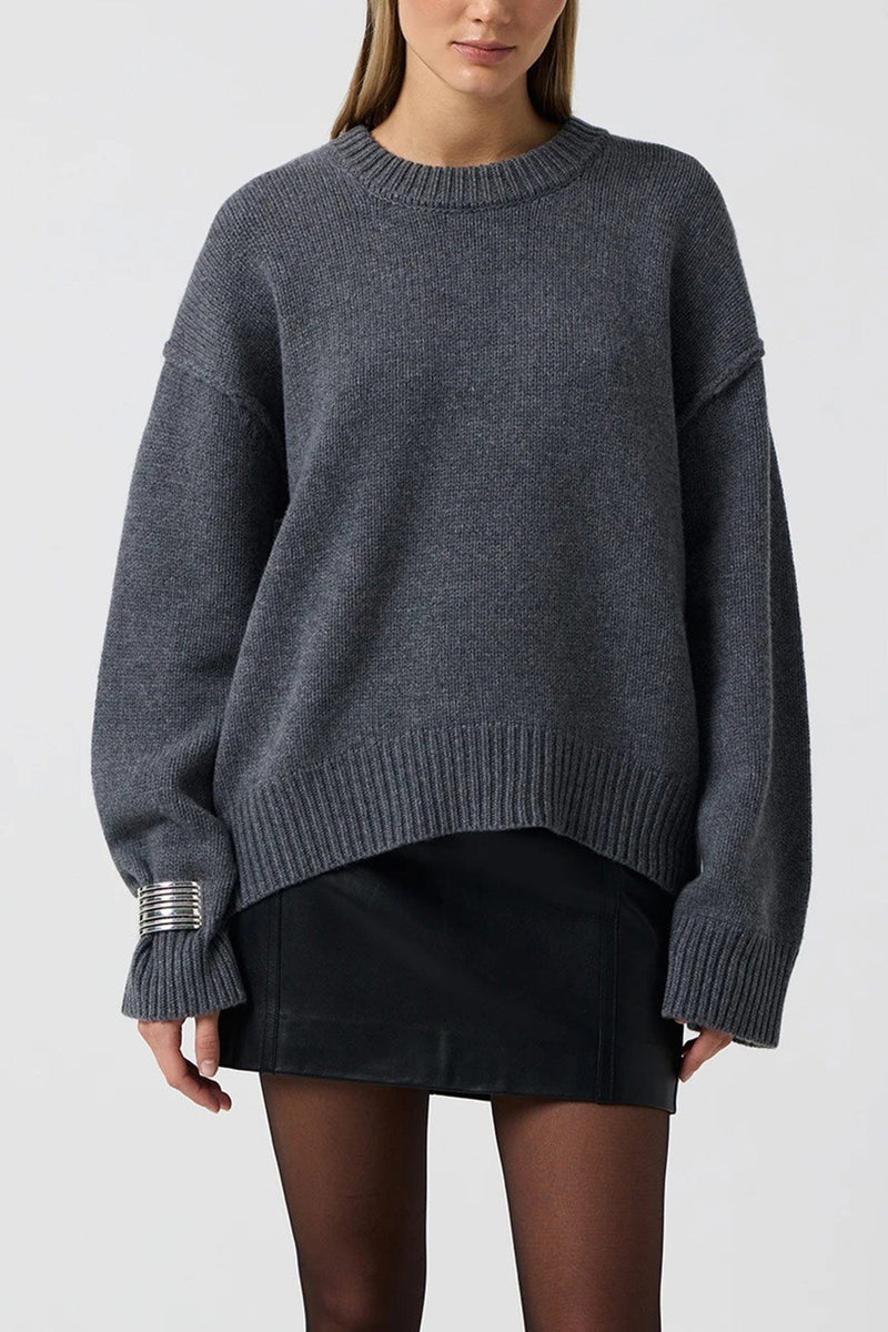 Well Tailored Sweater with a Graceful Silhouette