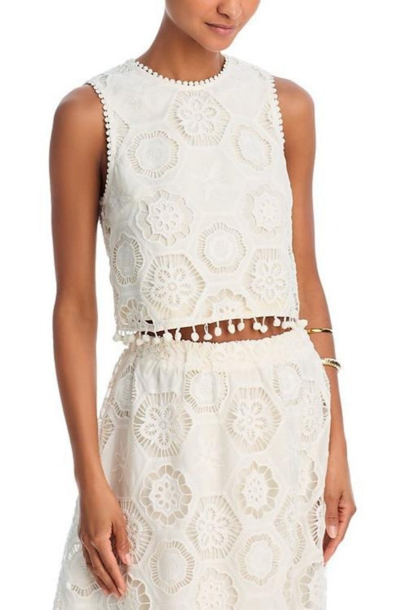 Beautifully Finished Top in a Timeless Design