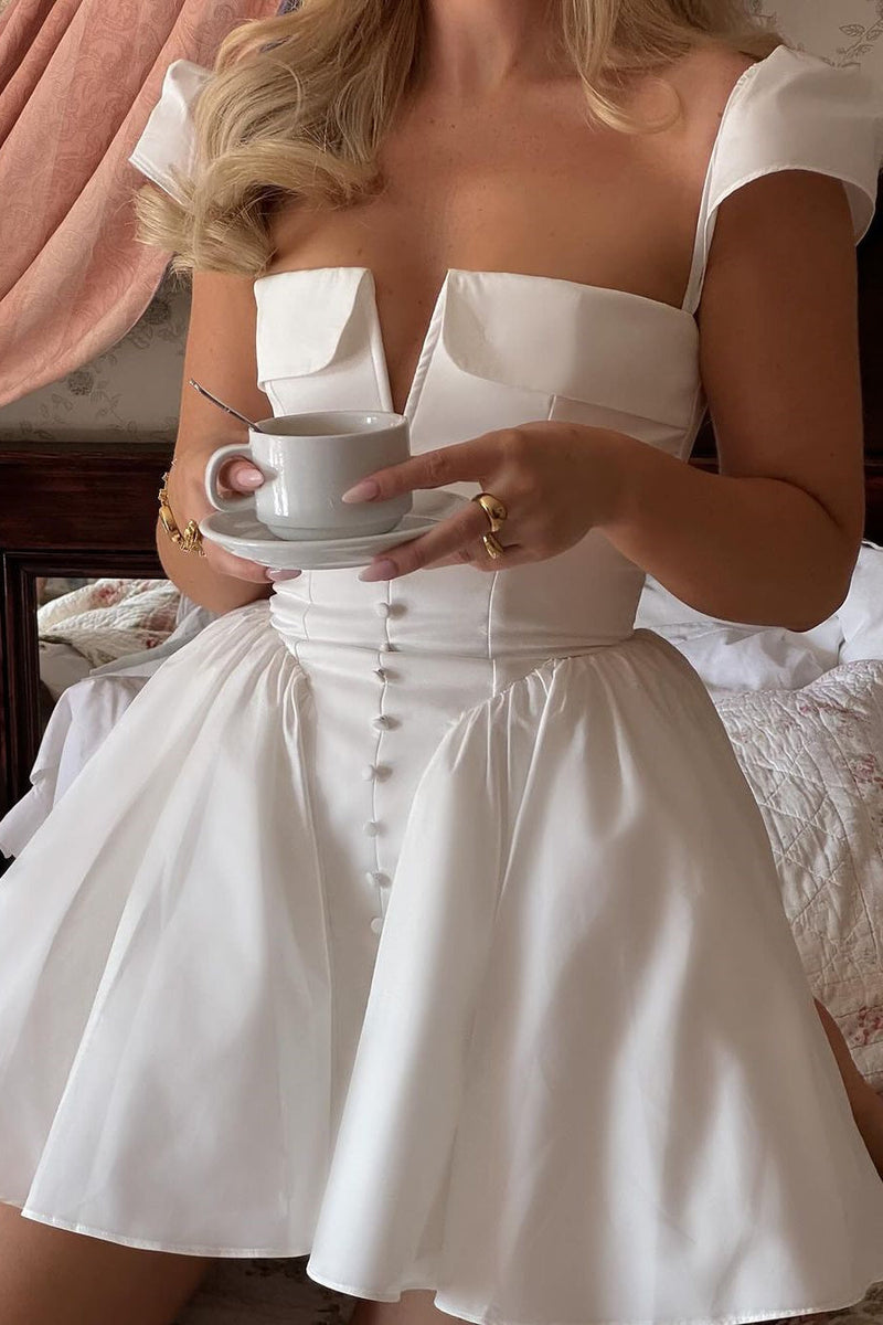 Well Tailored Dress with a Graceful Silhouette