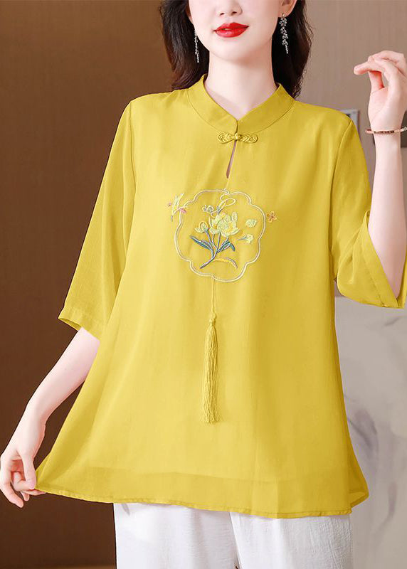 Effortlessly Elegant Top with a Timeless Design