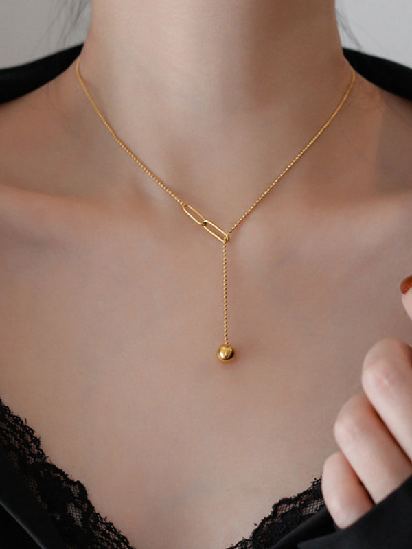 Effortlessly Elegant Garment with a Timeless Design