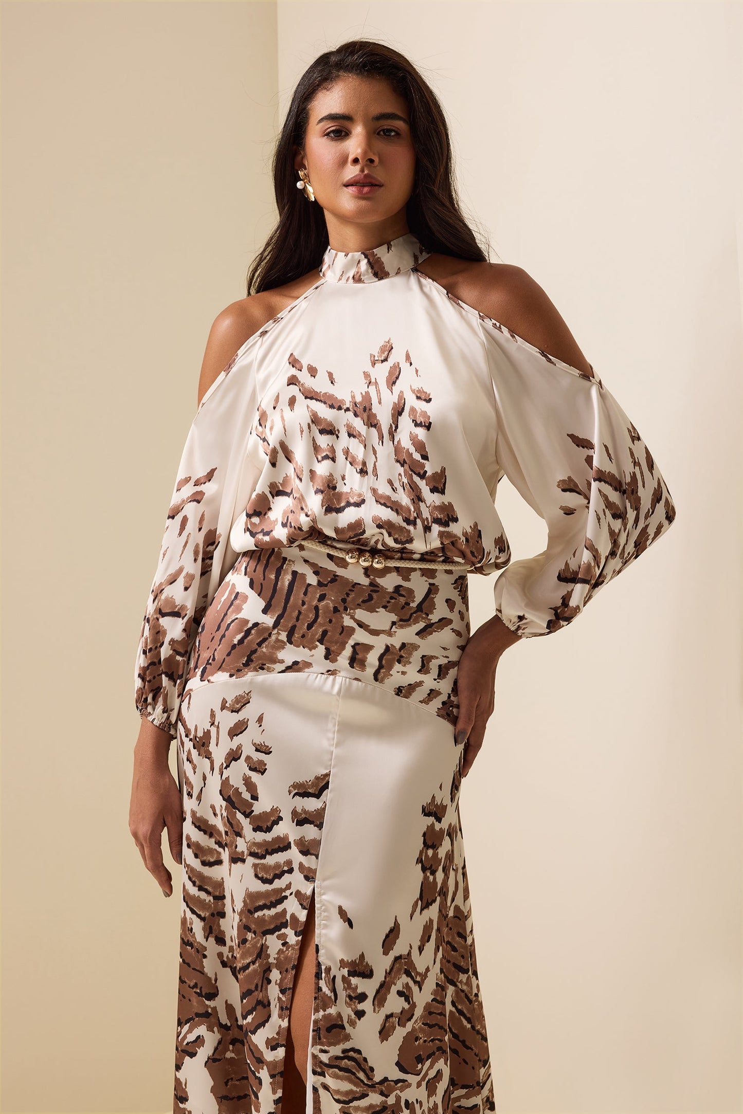 Beautifully Finished Dress in a Timeless Design
