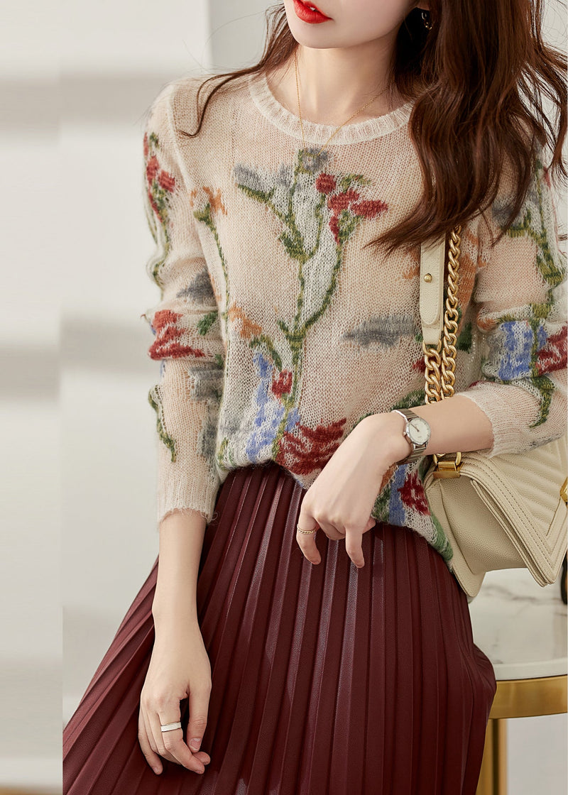 Classic Vintage Sweater with a Flattering Fit