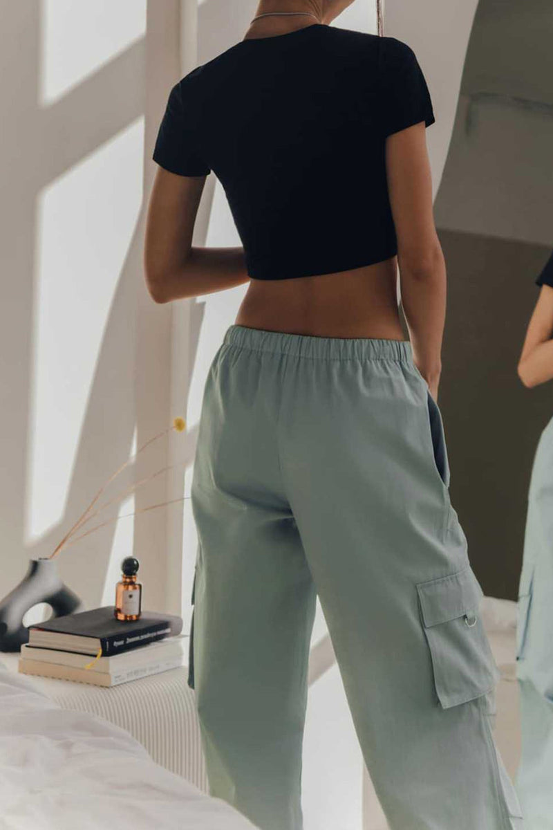 Well Tailored Pants with a Graceful Silhouette