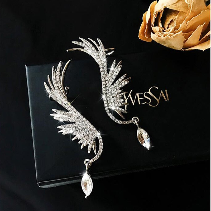 Effortlessly Elegant Garment with a Timeless Design