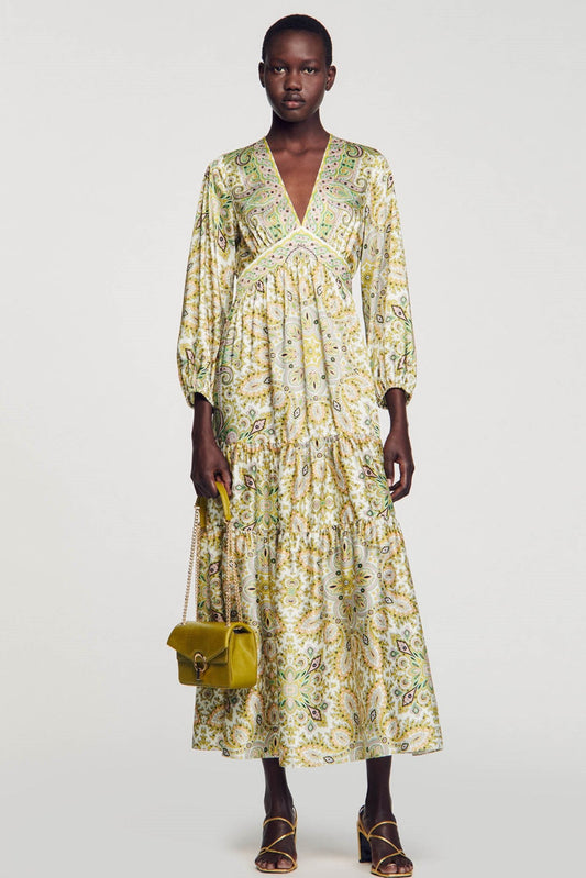 Beautifully Finished Dress in a Timeless Design