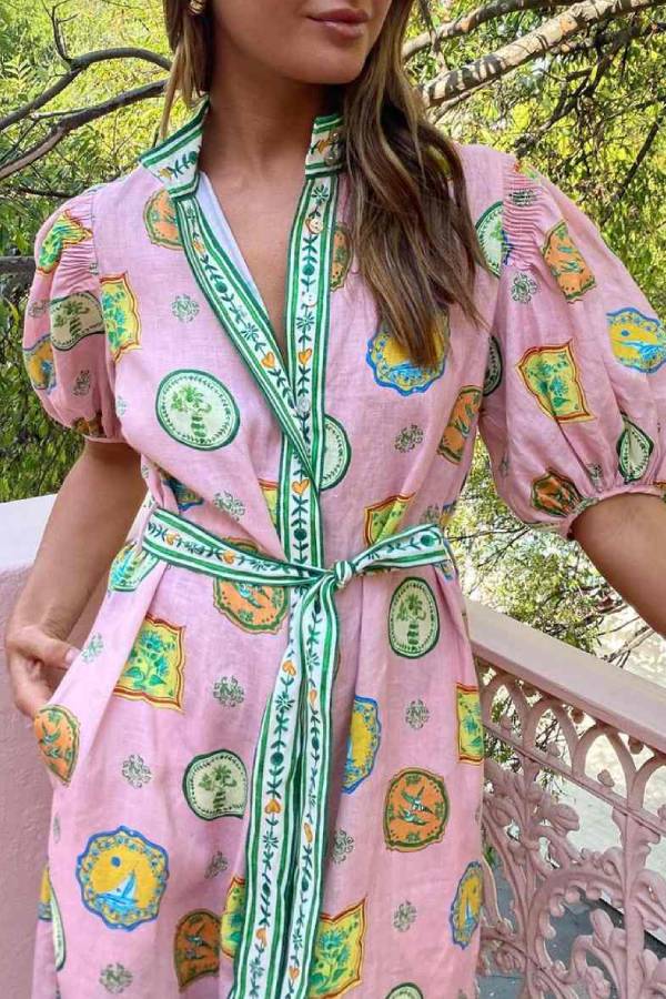 Classic Vintage Dress with a Flattering Fit