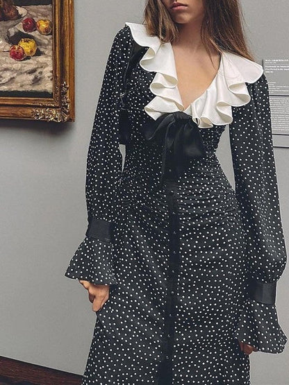Beautifully Finished Dress in a Timeless Design
