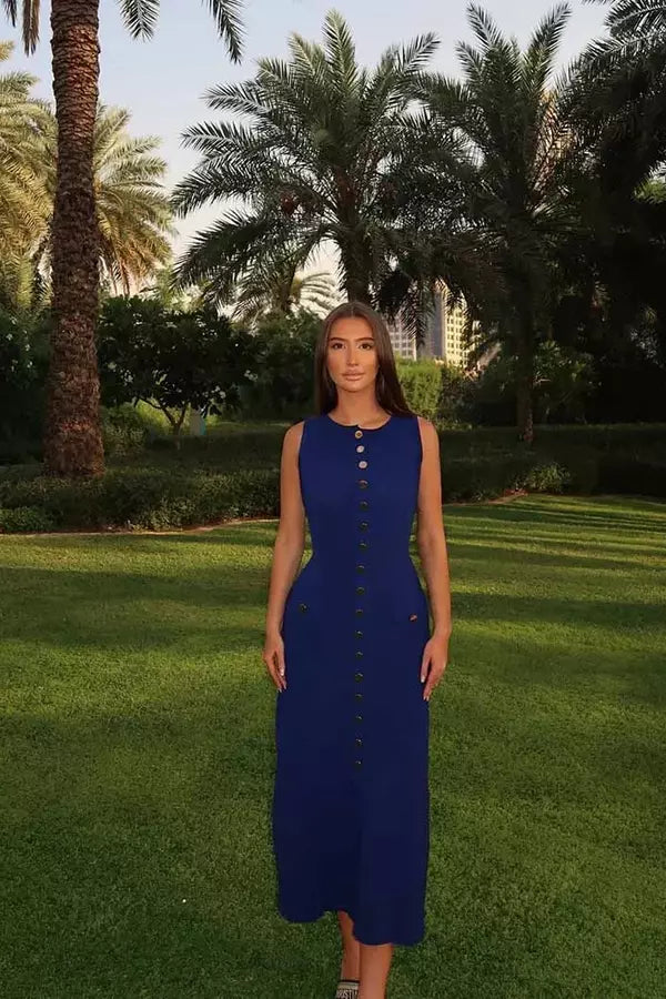 Well Tailored Garment with a Graceful Silhouette