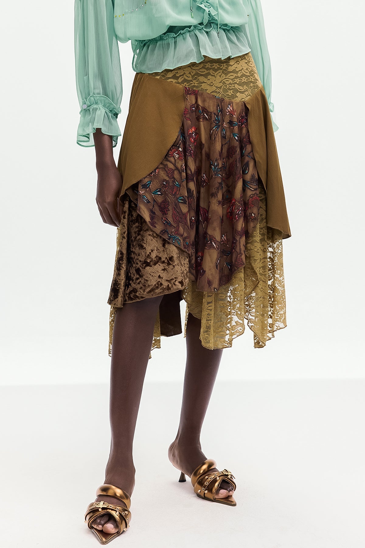 Sophisticated Garment with a Clean Classic Look