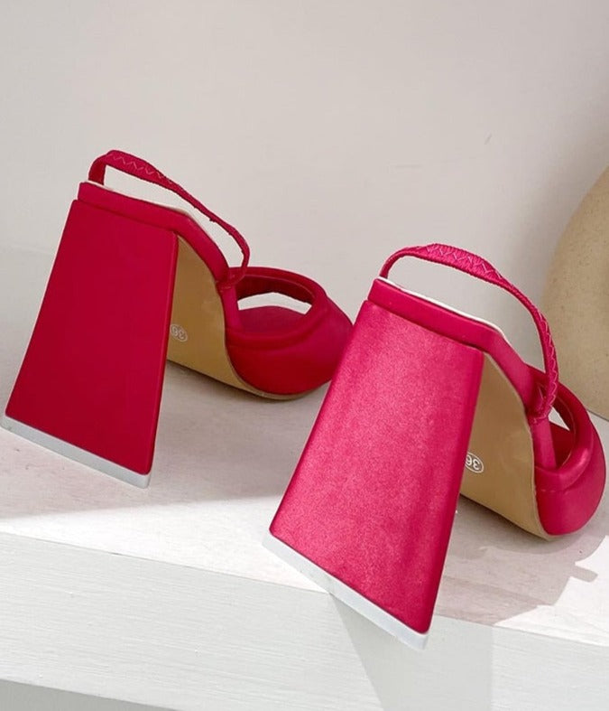 Classic Vintage Heels with a Flattering Fit