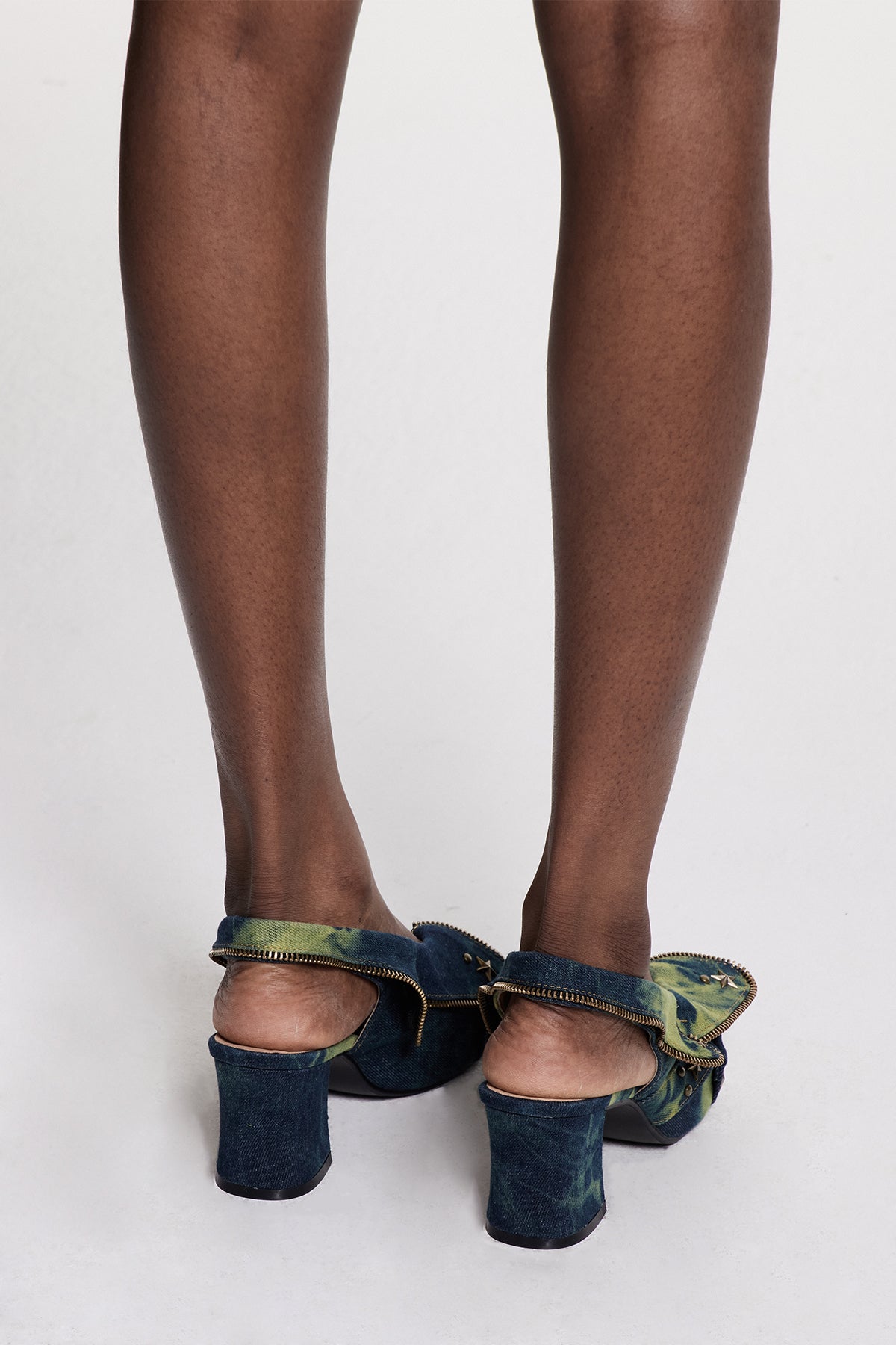 Classic Vintage Sandals with a Flattering Fit
