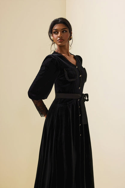 Classic Vintage Dress with a Flattering Fit