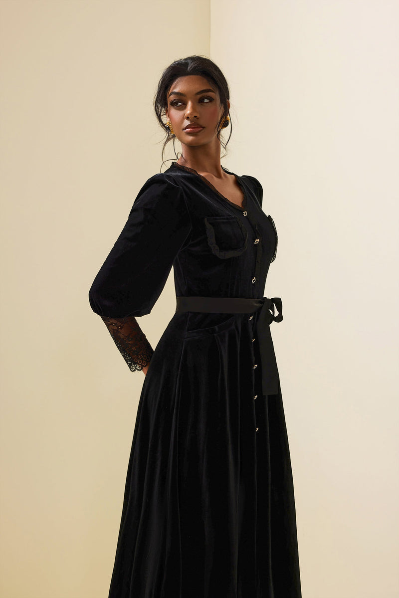 Classic Vintage Dress with a Flattering Fit