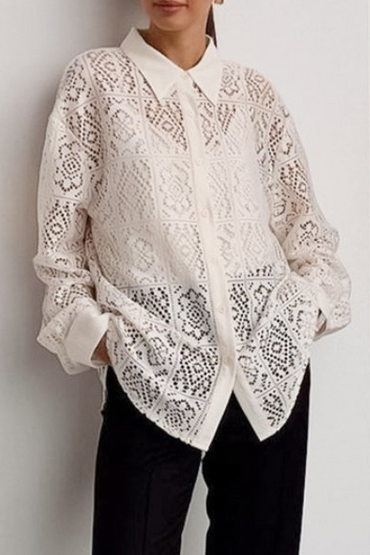 Well Tailored Blouse with a Graceful Silhouette