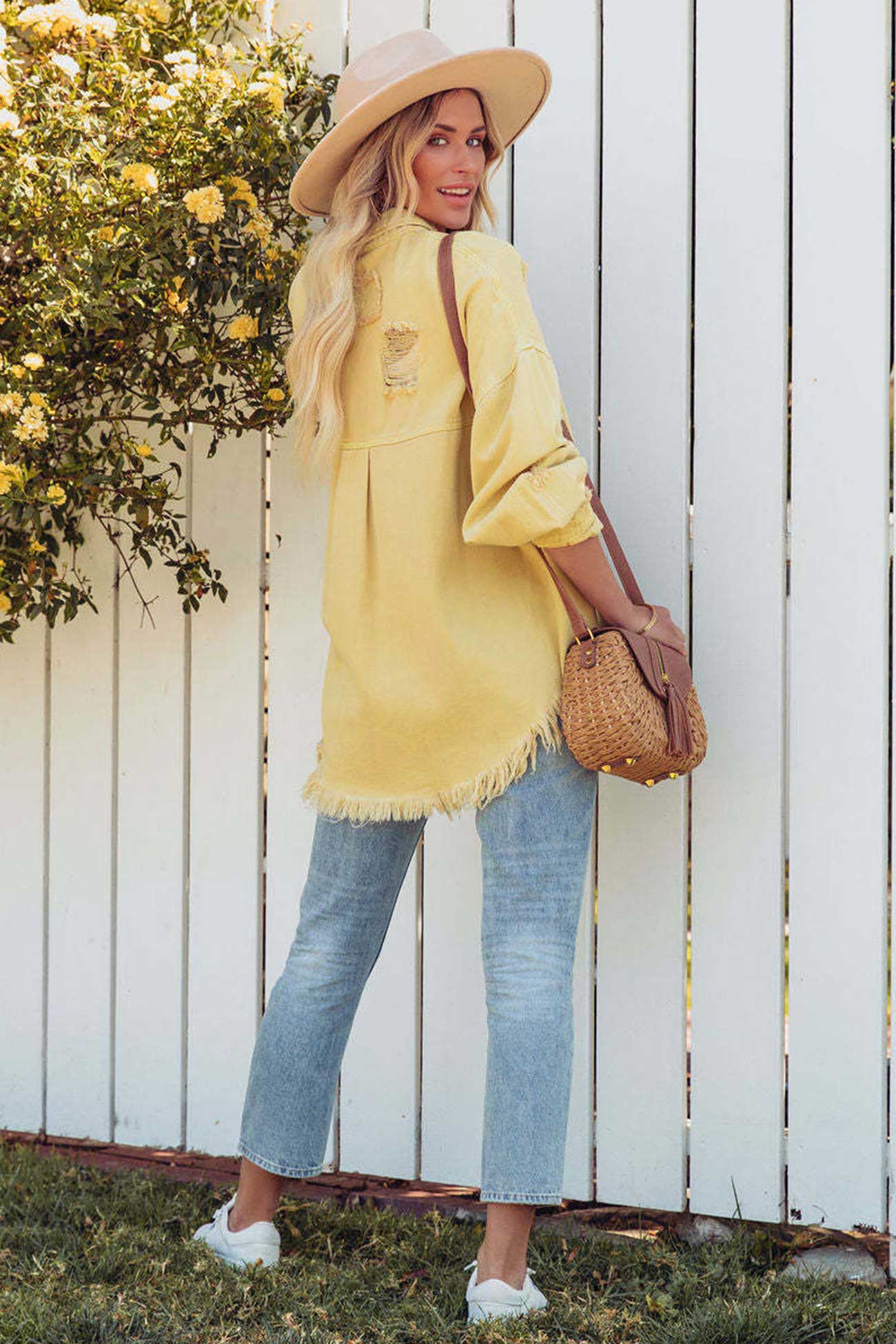 Effortlessly Elegant Jacket with a Timeless Design