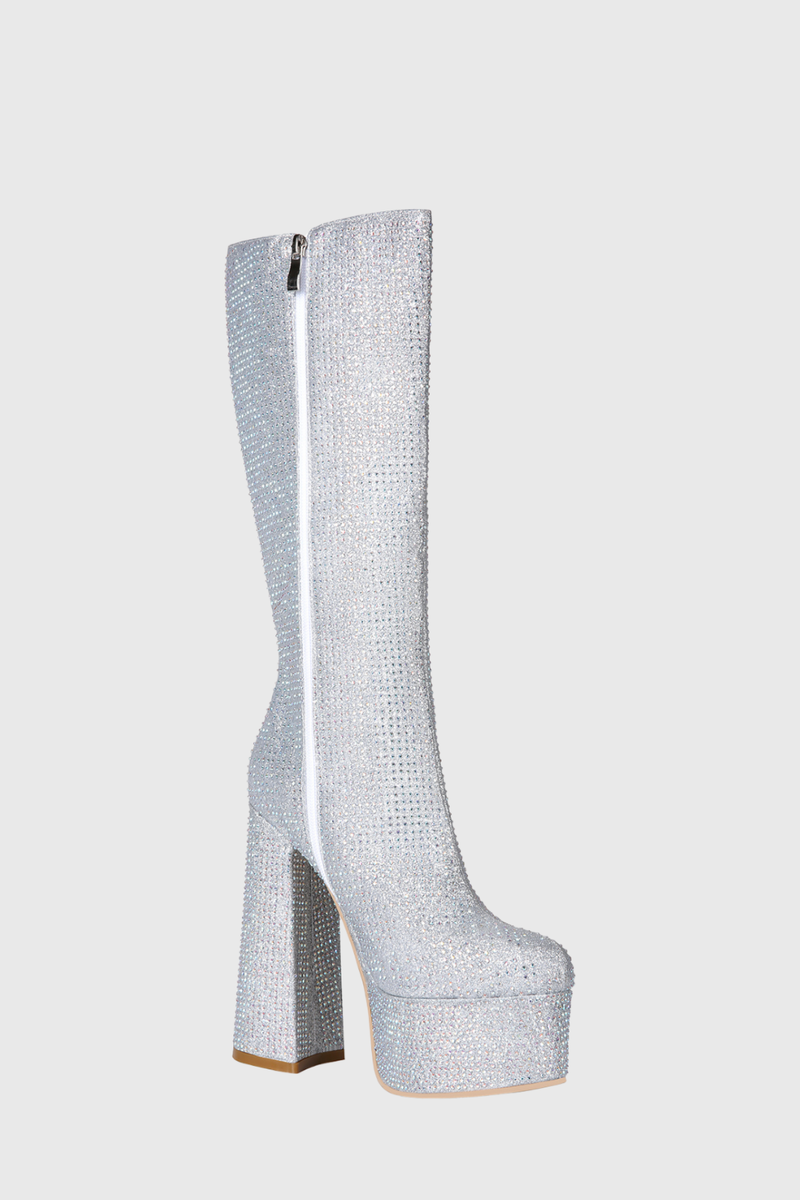 Effortlessly Elegant Boots with a Timeless Design
