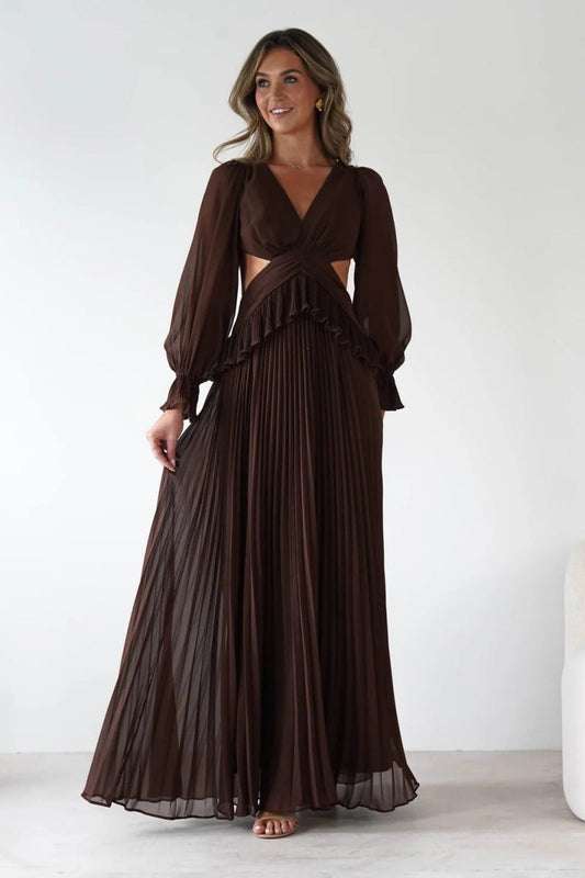 Effortlessly Elegant Garment with a Timeless Design