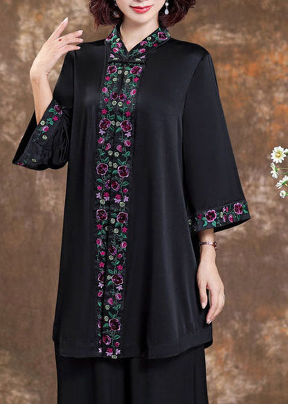 Effortlessly Elegant Top with a Timeless Design