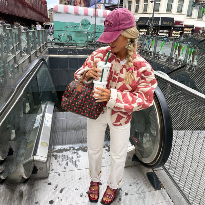 Effortlessly Elegant Jacket with a Timeless Design