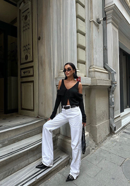 Beautifully Finished Top in a Timeless Design