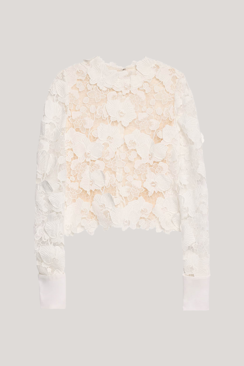 Well Tailored Top with a Graceful Silhouette