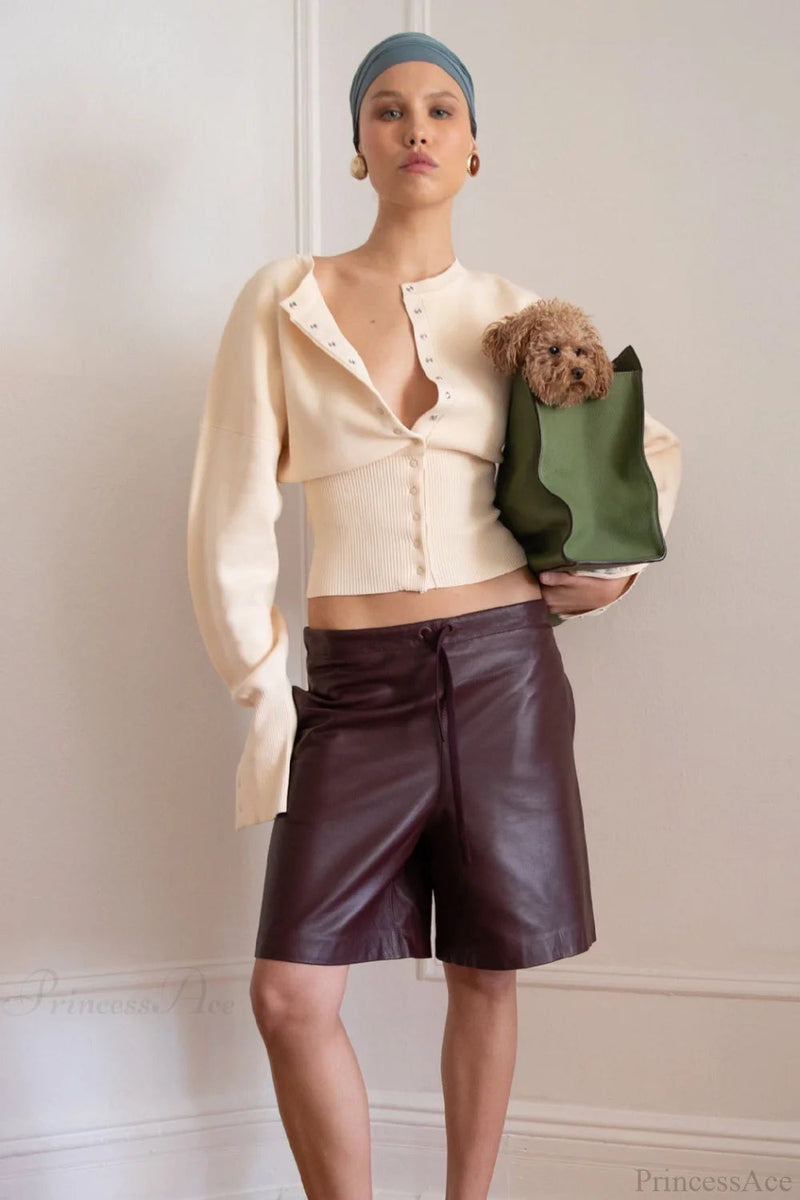Effortlessly Elegant Cardigan with a Timeless Design