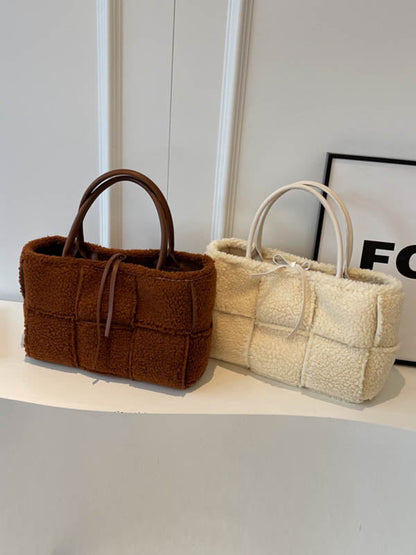 Gracefully Styled Bag for Any Occasion