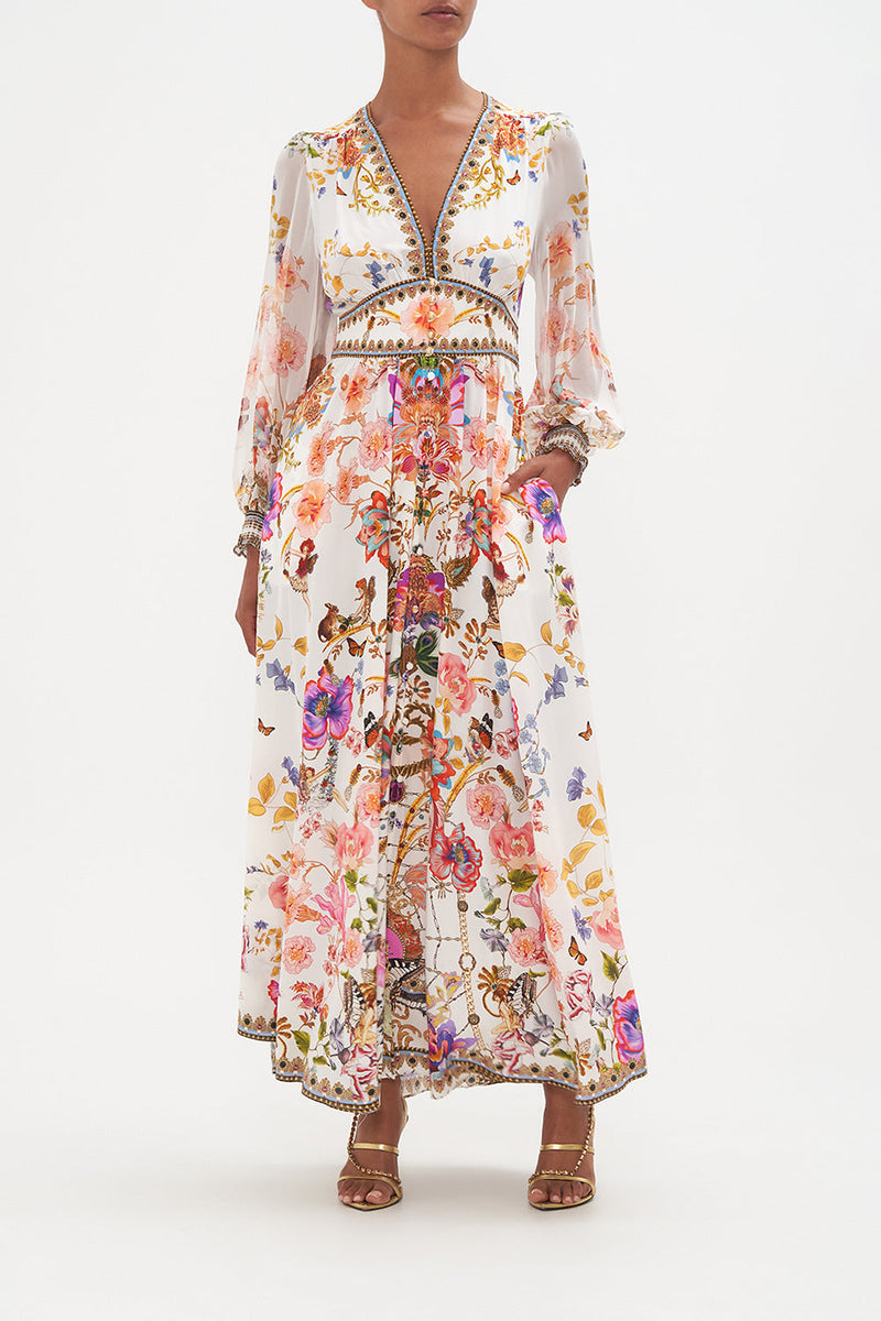Classic Vintage Dress with a Flattering Fit
