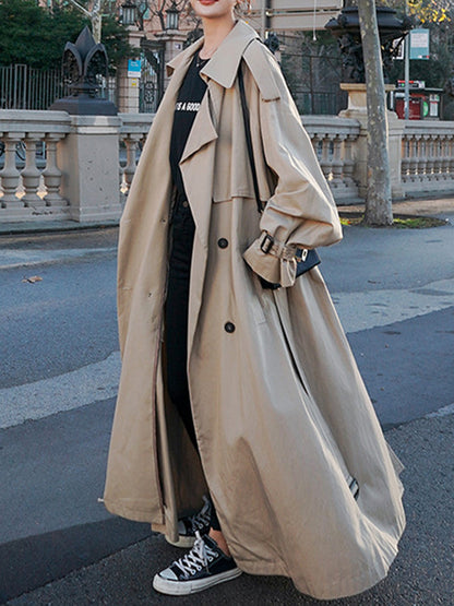 Well Tailored Coat with a Graceful Silhouette