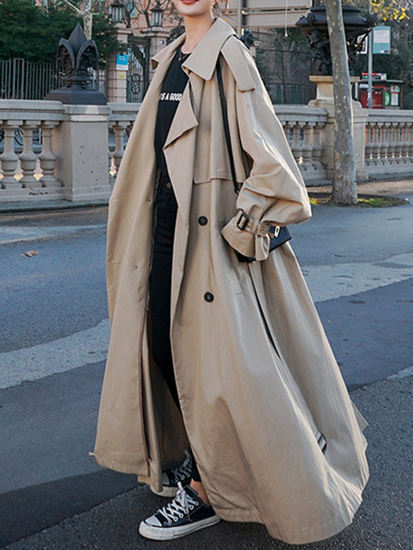 Well Tailored Coat with a Graceful Silhouette